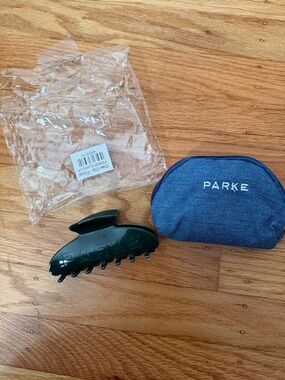 PARKE Dark Green Forest Hair Claw Clip